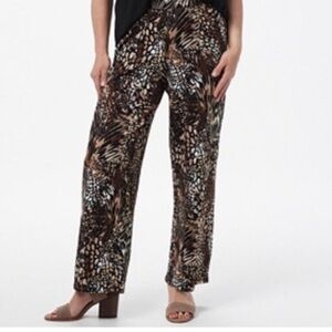 d&co Women's animal print Pants